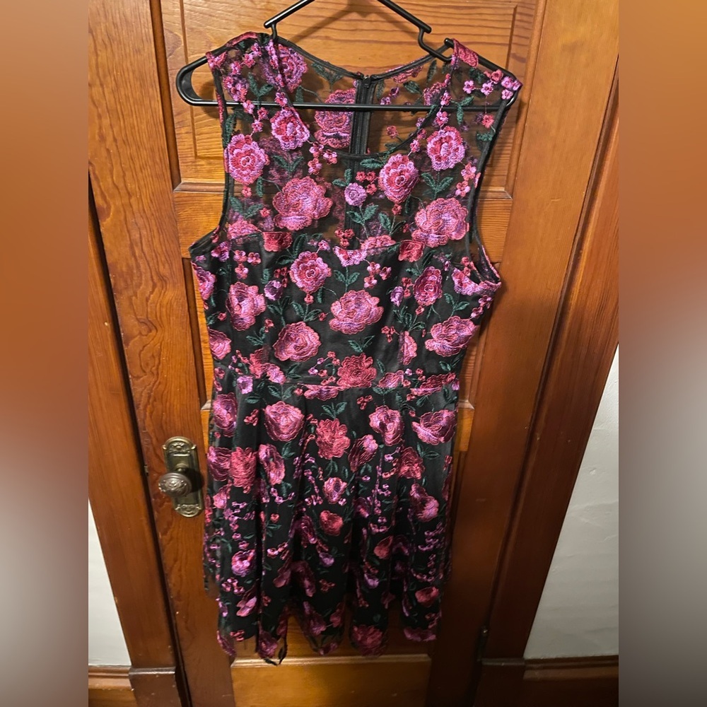 Tahari Arthur S. Levine Floral Formal Dress *make offers* - Picture 7 of 12
